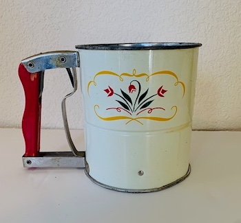 Vintage 1960s Flour Sifter