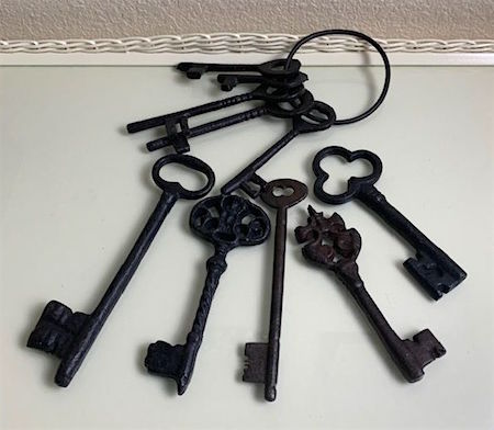 Black Cast Iron Old Keys