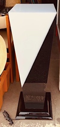 Modern Black and White Sculpture Acrylic Pedestal Lamp