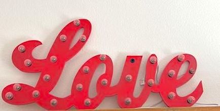 Love Cursive Light Up Sign