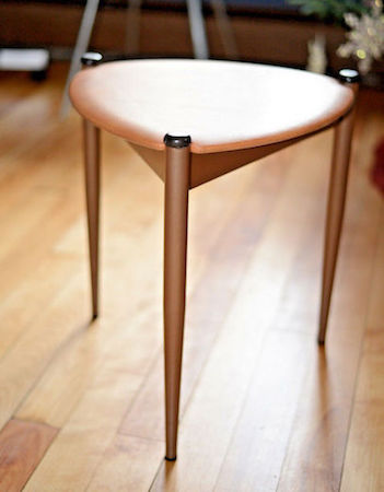 table-guitar-pick