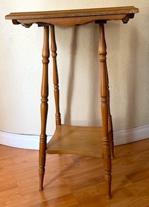 Lt Wood Side Table with Turned Legs