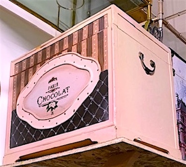 Vintage Pink Chocolat Trunk